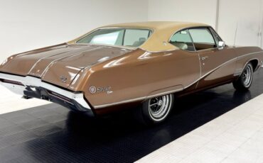 Unknown-Skylark-1968-Burnished-Saddle-Ivory-17