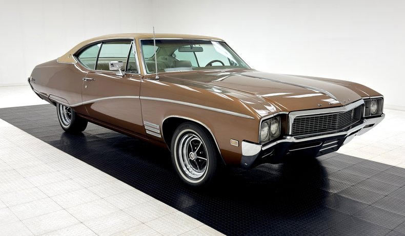 Unknown-Skylark-1968-Burnished-Saddle-Ivory-19