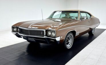 Unknown-Skylark-1968-Burnished-Saddle-Ivory