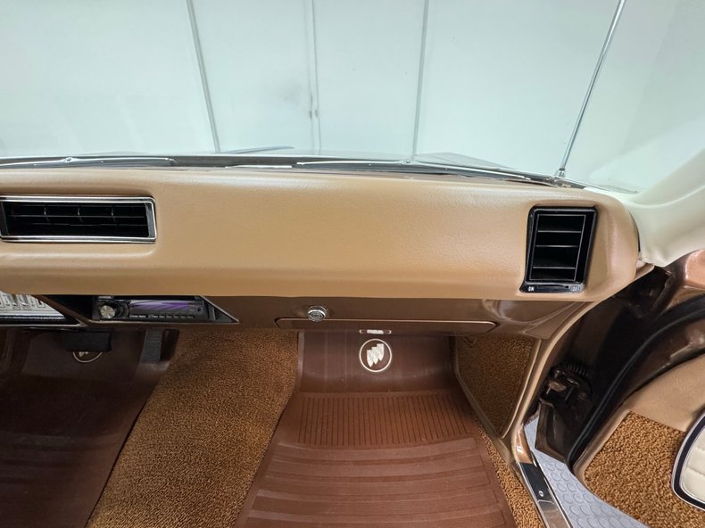 Unknown-Skylark-1968-Burnished-Saddle-Ivory-49