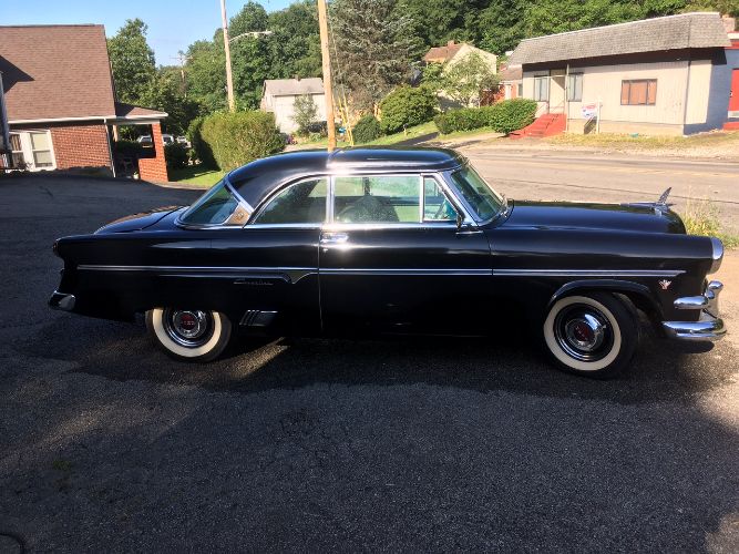 Unknown-Skyliner-1954-Black-White-Blue-20