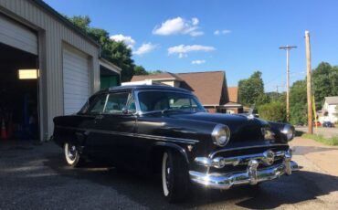 Unknown-Skyliner-1954-Black-White-Blue-39