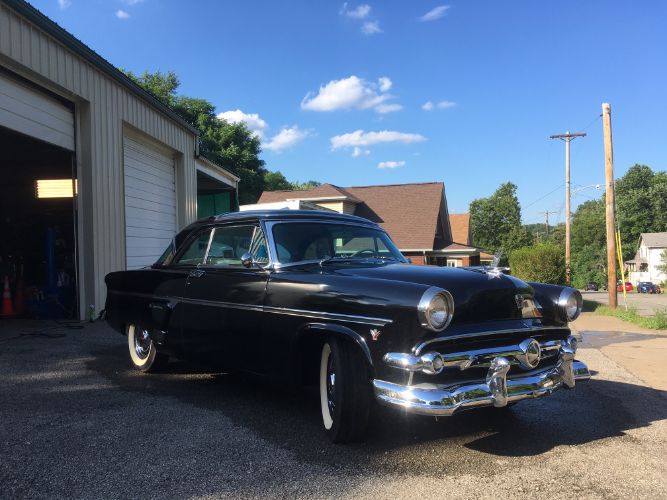 Unknown-Skyliner-1954-Black-White-Blue-39