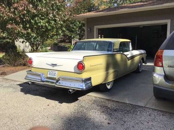 Unknown-Skyliner-1957-Yellow-Black-1
