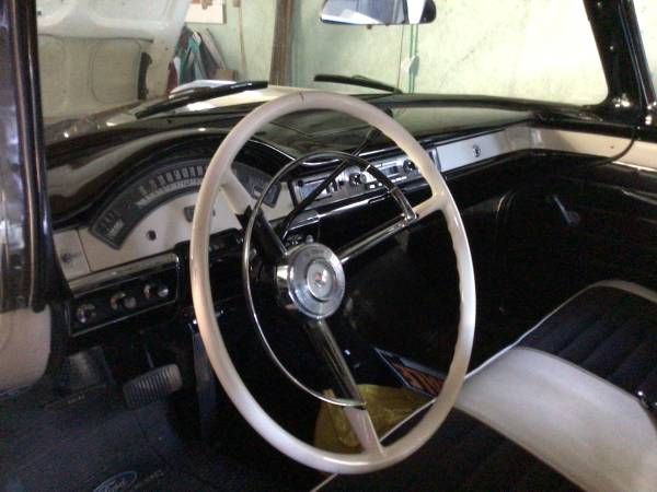 Unknown-Skyliner-1957-Yellow-Black