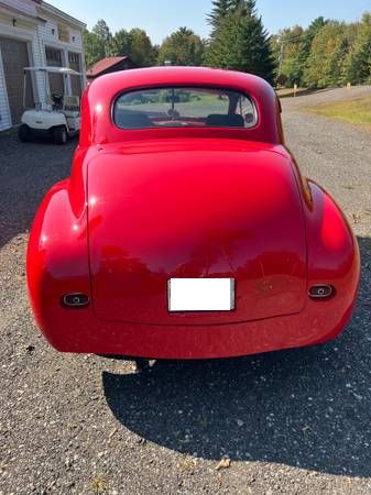 Unknown-Special-deluxe-1947-Red-Gray