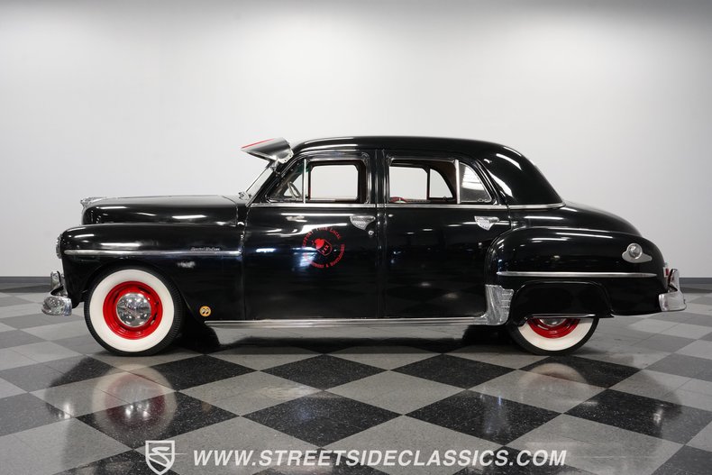 Unknown-Special-deluxe-1950-Black-Beige-1