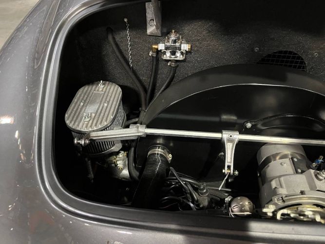Unknown-Speedster-1965-SilverBlack-Top-15