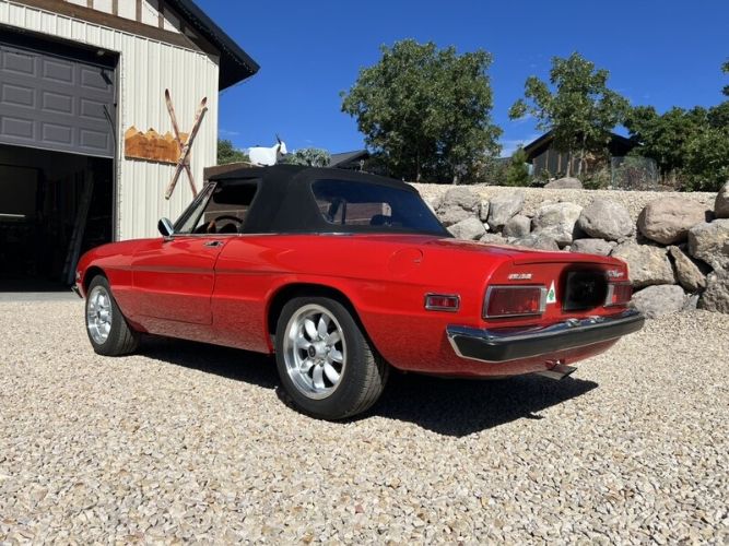 Unknown-Spider-1972-RedBlackTop-Black-2