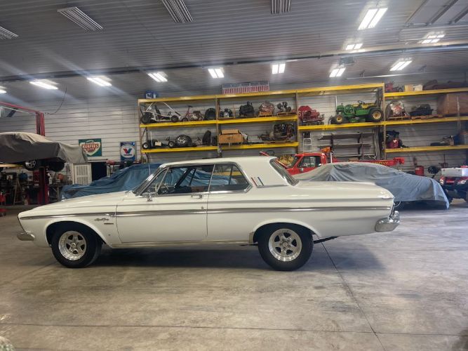 Unknown-Sport-fury-1963-White-Black-2