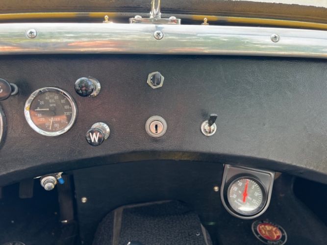 Unknown-Sprite-1959-Yellow-Black-13