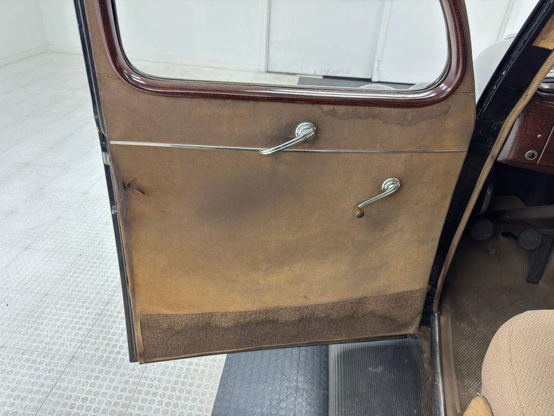 Unknown-Standard-1939-Black-Tan-39