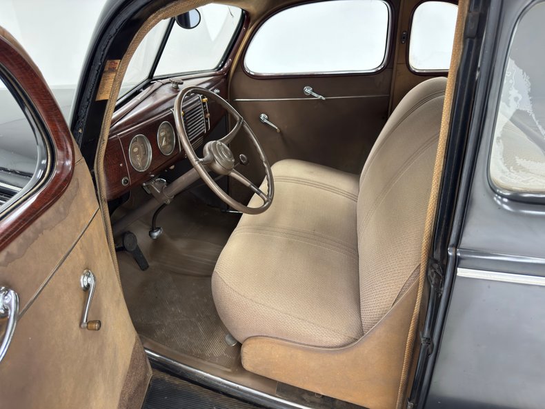Unknown-Standard-1939-Black-Tan-42