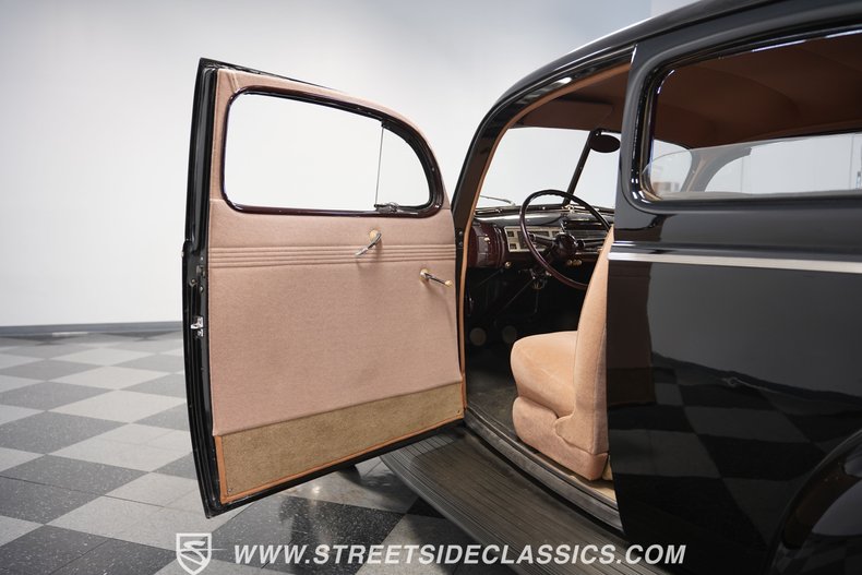 Unknown-Standard-1940-Black-Tan-35