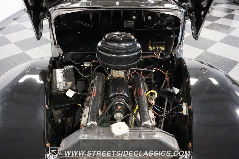 Unknown-Standard-1940-Black-Tan