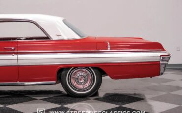 Unknown-Starfire-1962-Chariot-Red-Red-20
