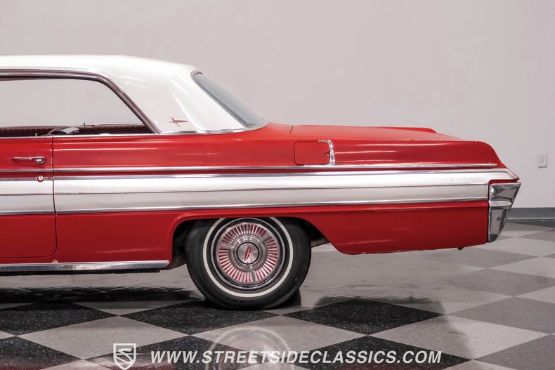 Unknown-Starfire-1962-Chariot-Red-Red-20
