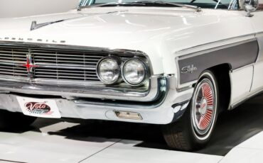 Unknown-Starfire-1962-Provincial-White-Red-14