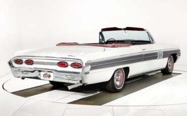 Unknown-Starfire-1962-Provincial-White-Red-28