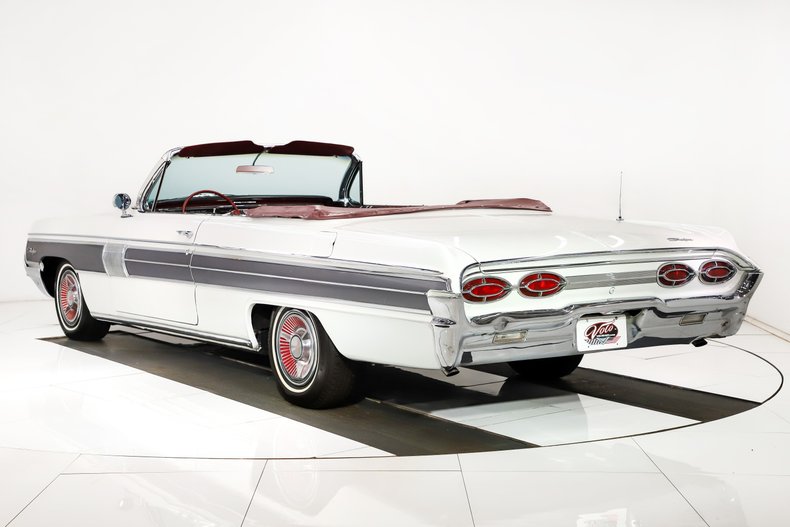 Unknown-Starfire-1962-Provincial-White-Red-4