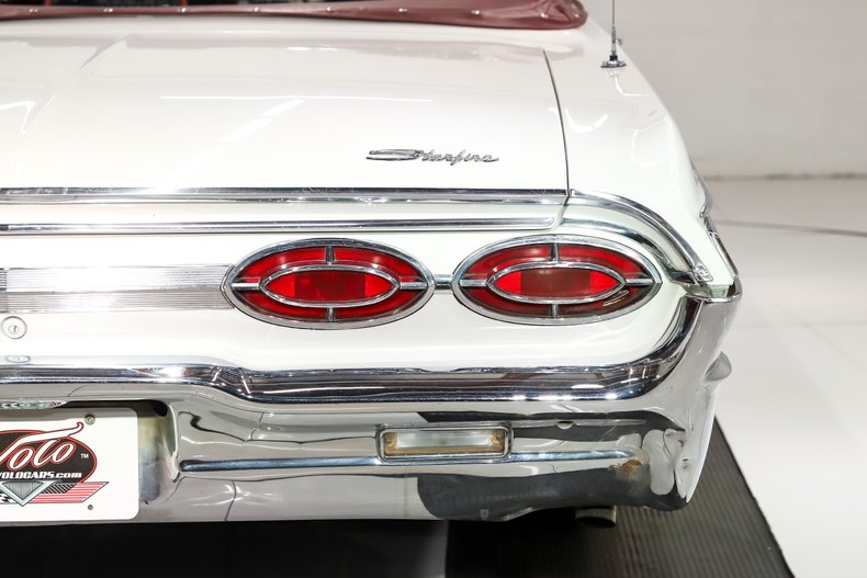 Unknown-Starfire-1962-Provincial-White-Red-9