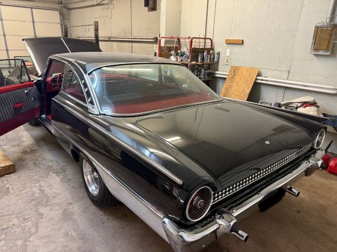 Unknown-Starliner-1961-Black-3