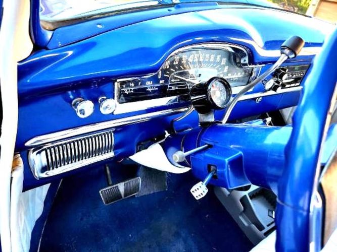 Unknown-Statesman-1951-Viper-Blue-White-11