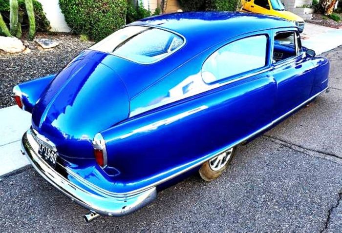Unknown-Statesman-1951-Viper-Blue-White-18