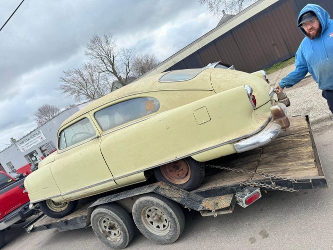 Unknown-Statesman-1951-Yellow-Brown-16