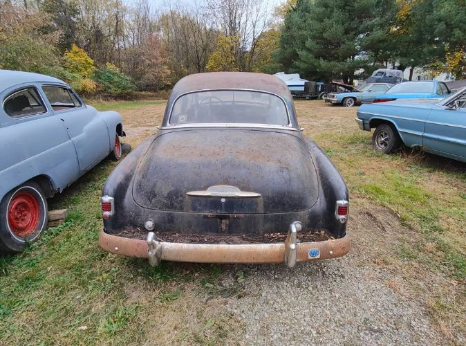 Unknown-Styleline-1952-Black-Black-2