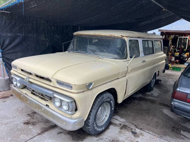 Unknown-Suburban-1963-Yellow-5