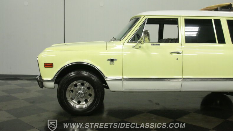 Unknown-Suburban-1968-Yellow-Black-31