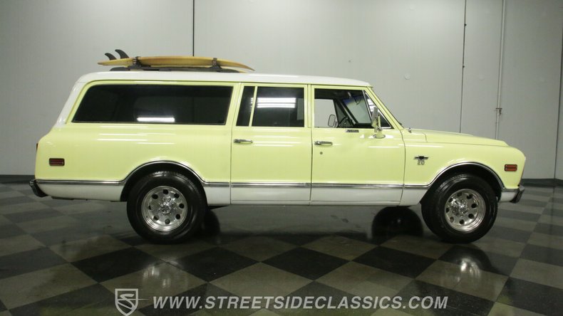 Unknown-Suburban-1968-Yellow-Black-37
