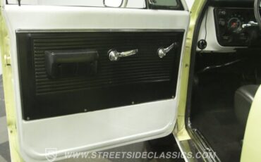 Unknown-Suburban-1968-Yellow-Black-47