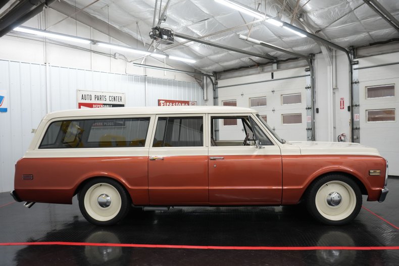Unknown-Suburban-1969-Cream-and-Copper-Beige-16
