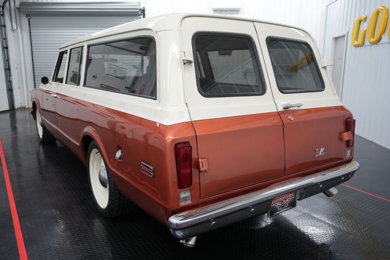 Unknown-Suburban-1969-Cream-and-Copper-Beige-38