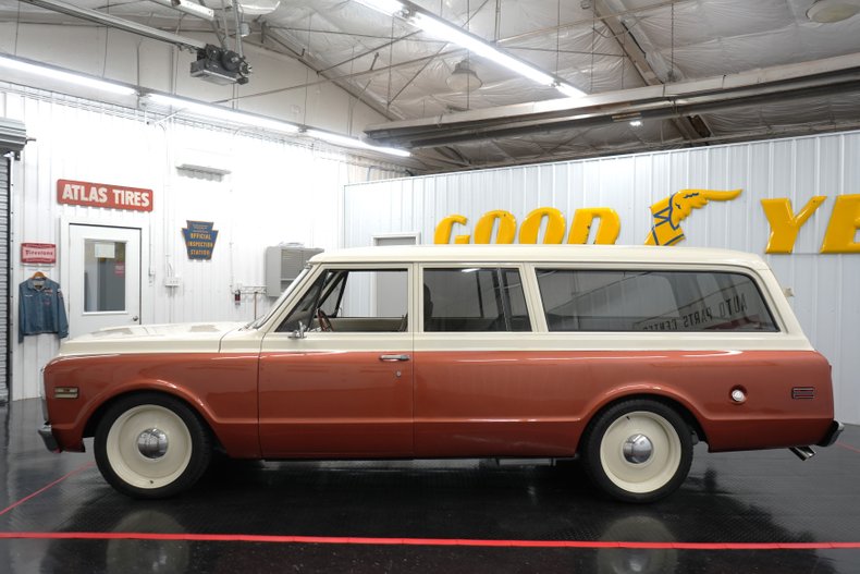 Unknown-Suburban-1969-Cream-and-Copper-Beige-9