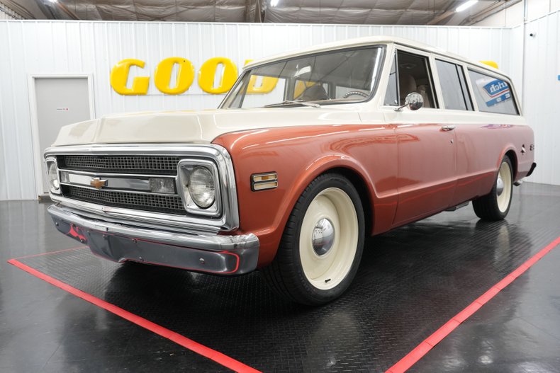 Unknown-Suburban-1969-Cream-and-Copper-Beige