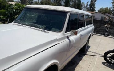 Unknown-Suburban-1969-White-3
