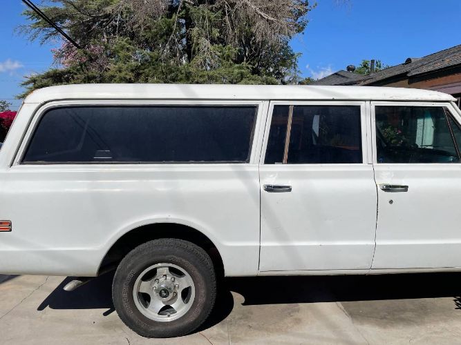 Unknown-Suburban-1969-White-6