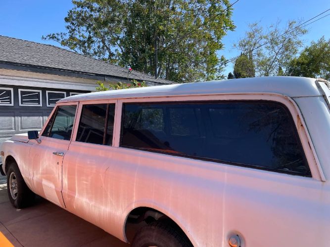 Unknown-Suburban-1969-White-7