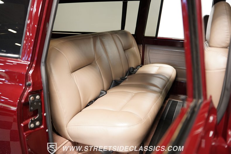 Unknown-Suburban-1972-Burgundy-Metallic-Beige-2