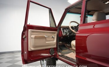 Unknown-Suburban-1972-Burgundy-Metallic-Beige-35