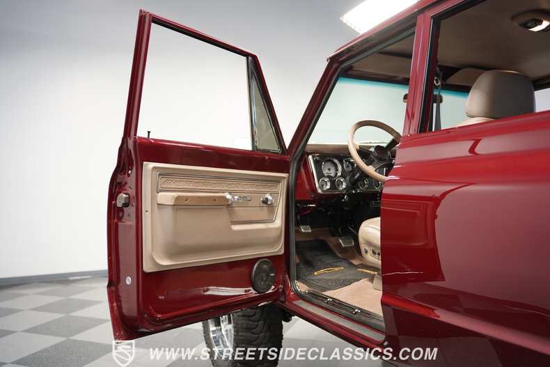 Unknown-Suburban-1972-Burgundy-Metallic-Beige-35