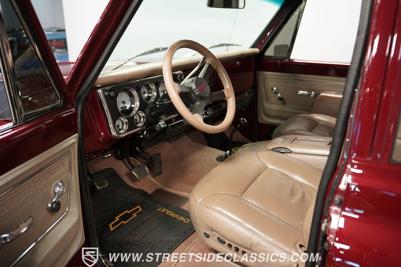 Unknown-Suburban-1972-Burgundy-Metallic-Beige-4
