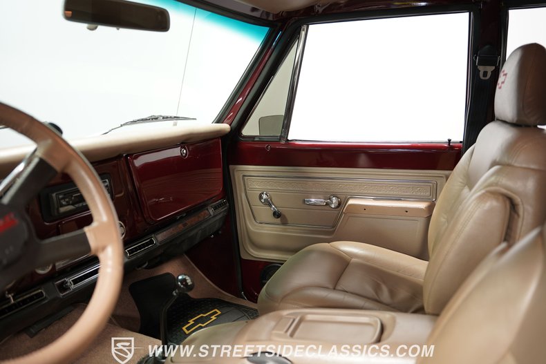 Unknown-Suburban-1972-Burgundy-Metallic-Beige-42
