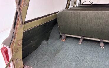 Unknown-Suburban-1972-Medium-Olive-Green-Olive-Green-41
