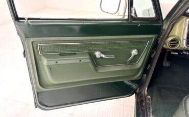 Unknown-Suburban-1972-Medium-Olive-Green-Olive-Green-47