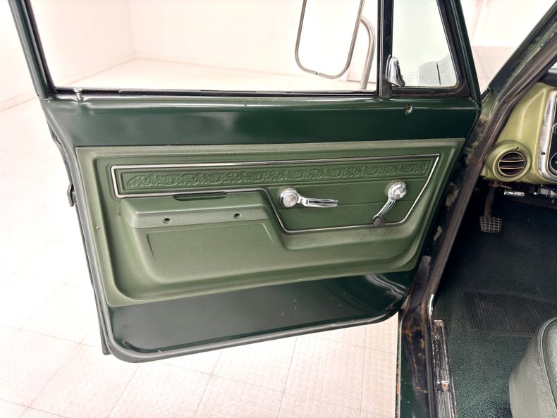 Unknown-Suburban-1972-Medium-Olive-Green-Olive-Green-47