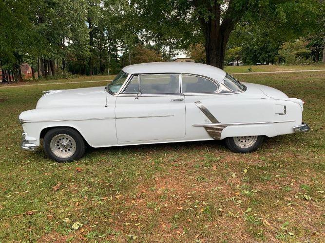 Unknown-Super-88-1952-White-8